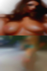 It's black women showing their naked what's pussy for dinner.